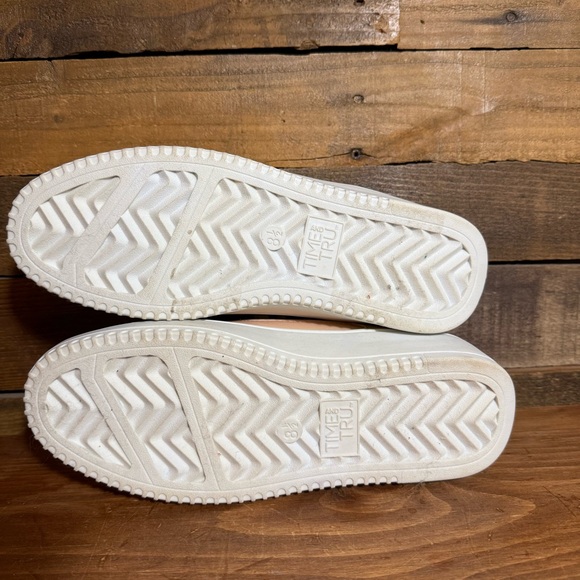 Time And Tru Hand Painted Neutral Colored Sneakers.‎ Size 10 Women’s (8.5 mens). - Picture 9 of 10